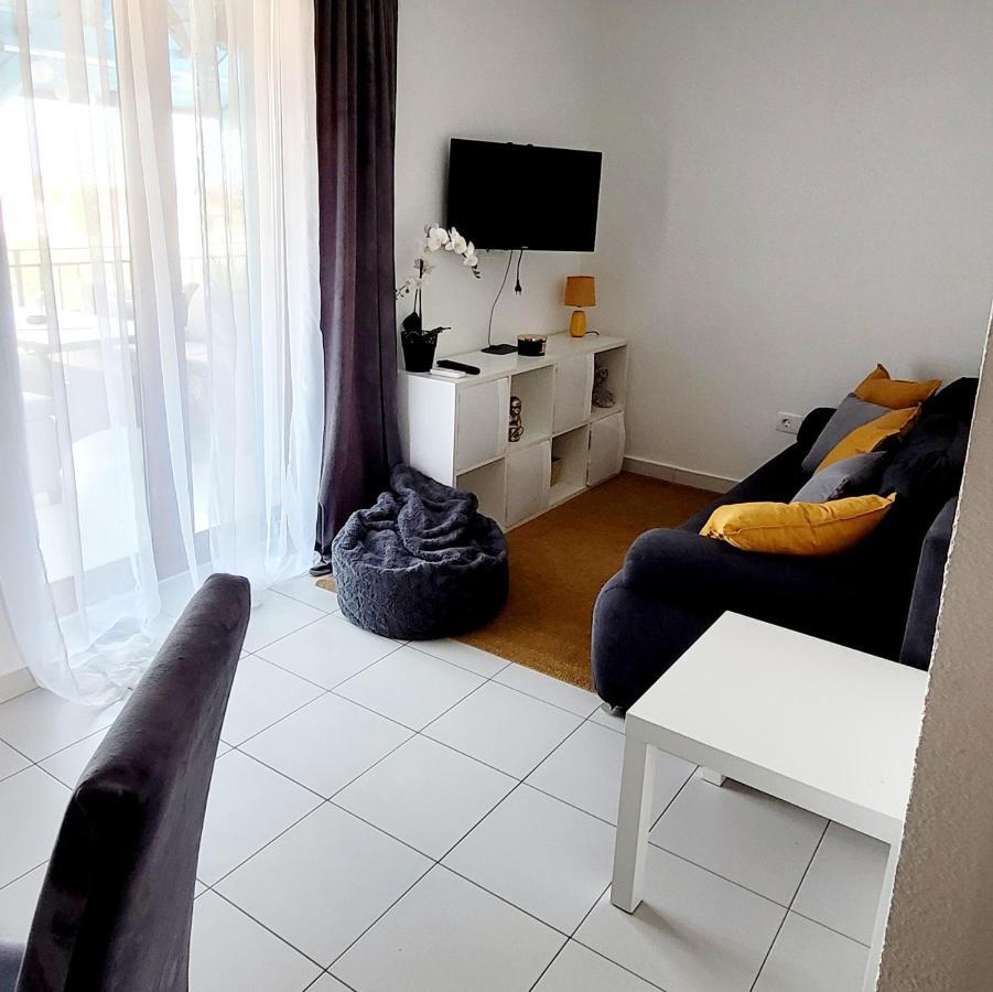 Rocky Apartment Petrovija